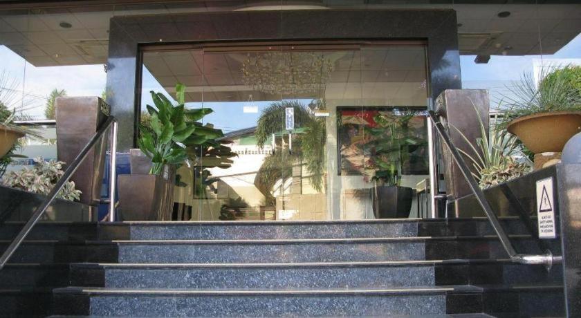 Blueberry Tourist Hotel Davao Exterior foto